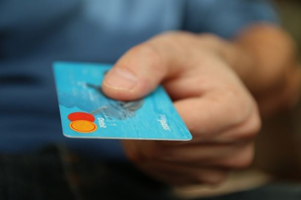 С 1 июня будут действовать новые лимиты на переводы с карточек: что нужно знать