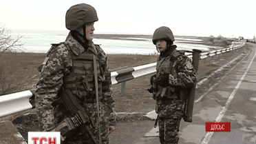 Растет напряжение на административной границе с оккупированным Крымом