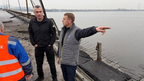 Влучання в інфраструктуру метро на Південному мосту. / © Віталій Кличко/Тelegram