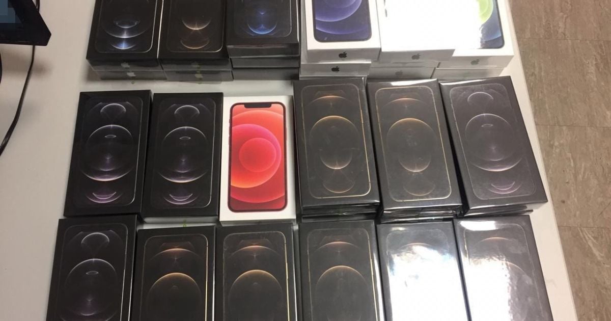 СБУ завадила нелегальному ввезенні партії смартфонів iPhone 12 на понад мільйон гривень