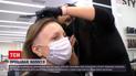 Новости Украины: в Киеве устраивают для онкопациенток целую вечеринку прощания с волосами