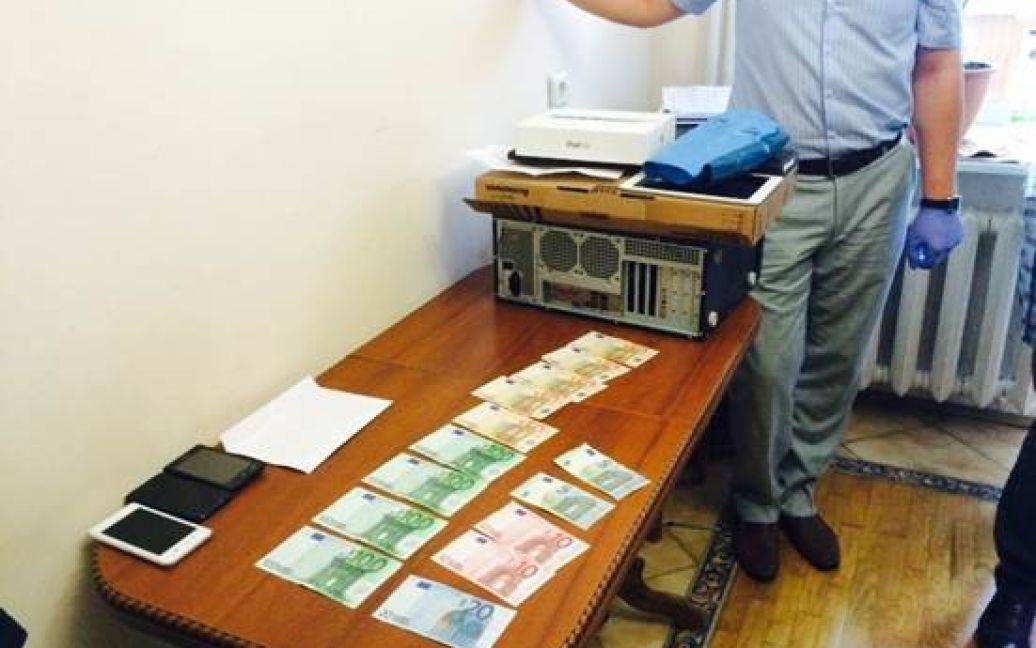 В Киеве за взятки задержали СБУшника, который должен был работать в Антикоррупционном бюро / © Пресс-служба СБУ