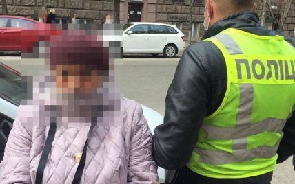 У Києві шахрайки під виглядом соцпрацівниць викрали у пенсіонерки золоті прикраси