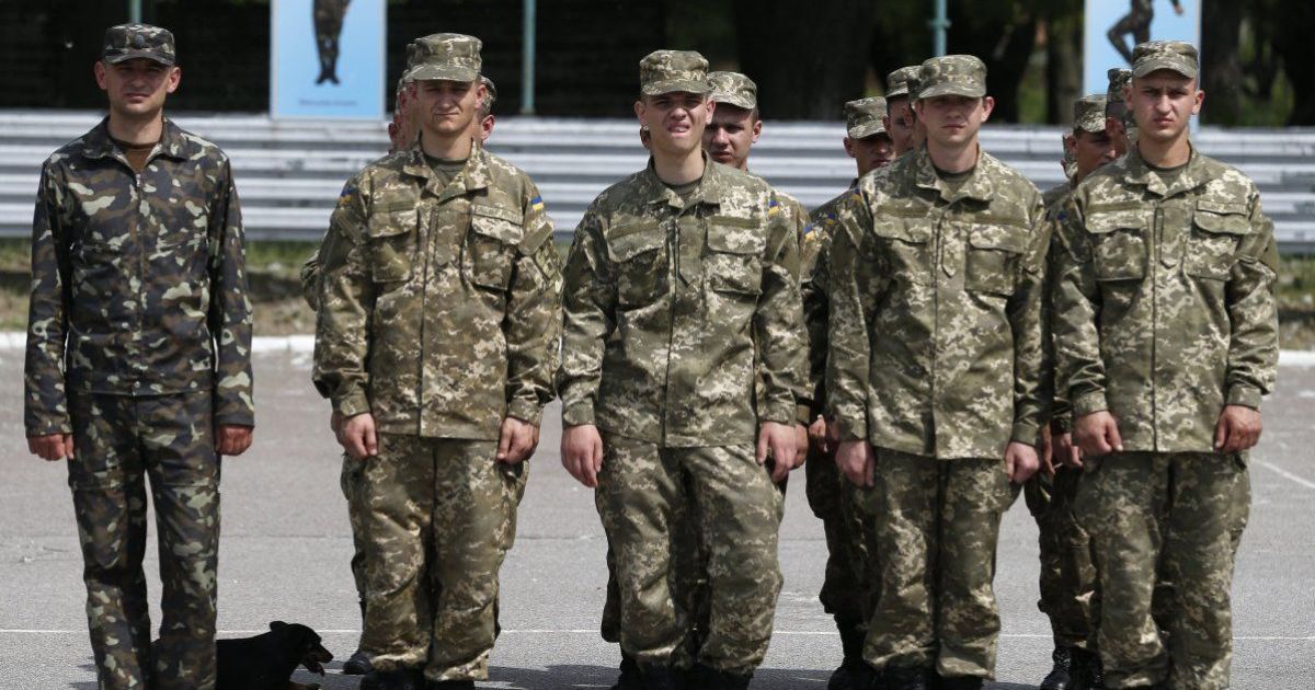 В военной части в Василькове отравились 12 бойцов