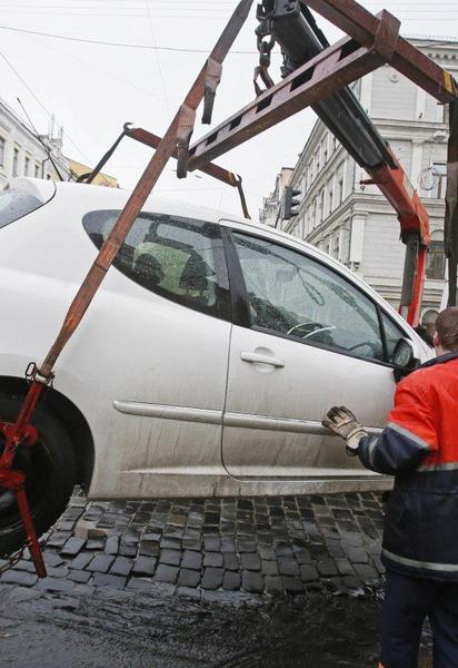 Автомобіль