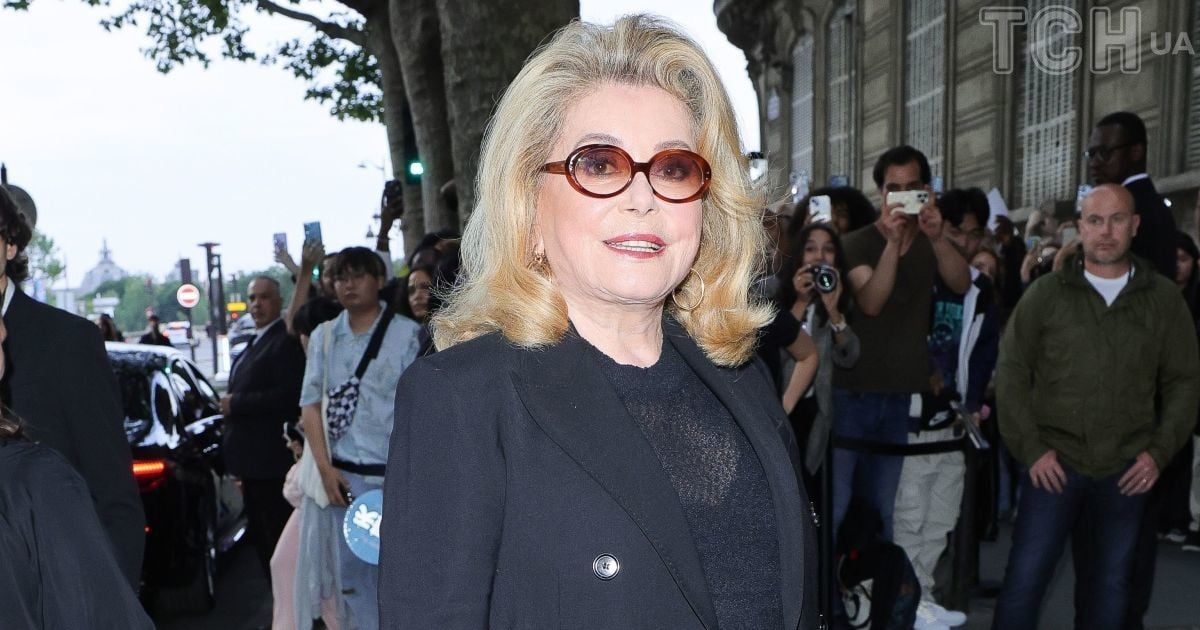 Катрин Денев