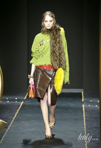 Коллекция Versace прет-а-порте сезона осень-зима 2019-2020 / © East News
