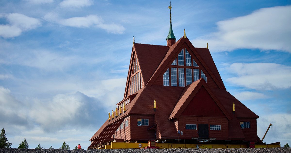 Путешествие церкви началось во вторник