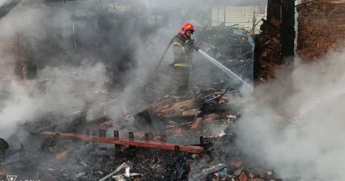 Russia struck Pryluky, Chernihiv region / © State Emergency Service