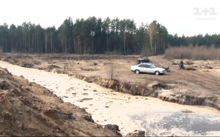 Последствия "янтарной лихорадки" взялись устранять в лесах Ровно, но на восстановление понадобится до 80 лет