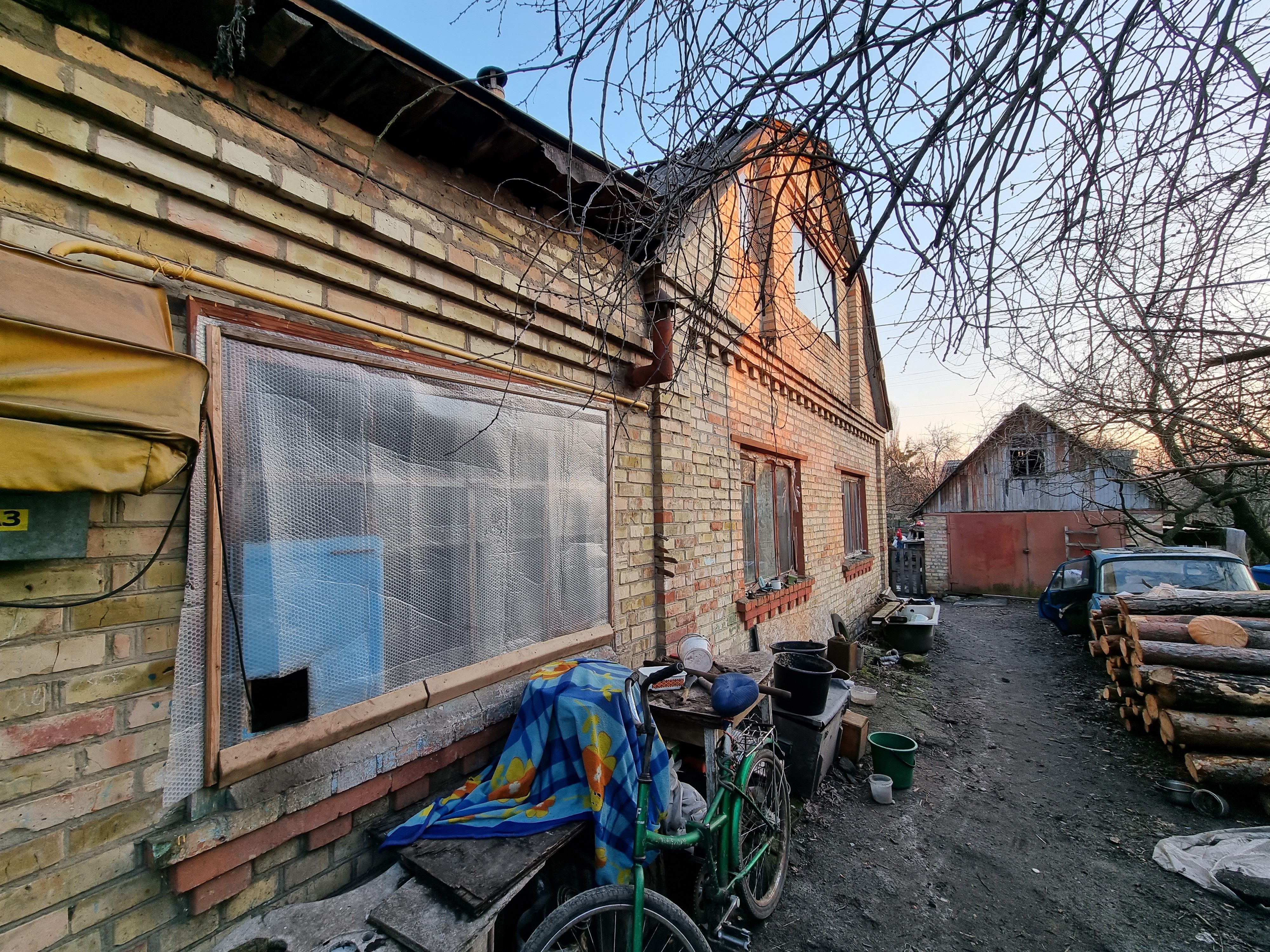 Потап показал, как отстраивает дом одинокой пенсионерки, внук которой  служит в ВСУ: фото | Новости шоу-бизнеса — Гламур