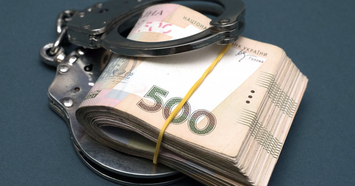На хабарі спіймали посадовця Львівської ОДА