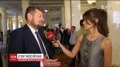 Правая рука или звено в коррупционных схемах: какие функции на самом деле выполняют помощники нардепов