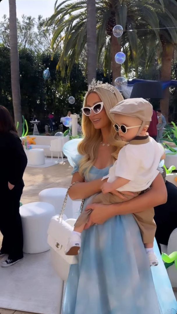 Син Періс Гілтон відсвяткував перше день народження / © instagram.com/parishilton