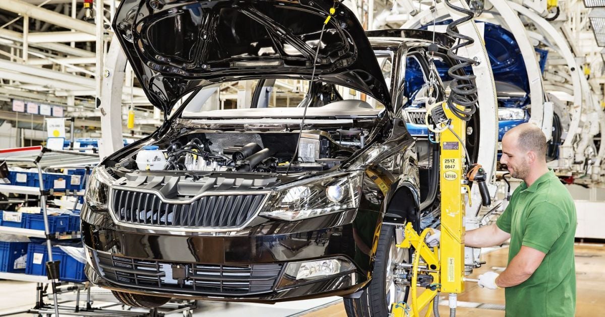 Skoda останавливает производство автомобилей на заводах: названа причина