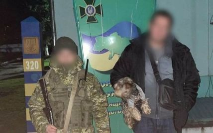 На Закарпатье уклонист вместе с собачкой пытался вплавь бежать в Румынию (фото)