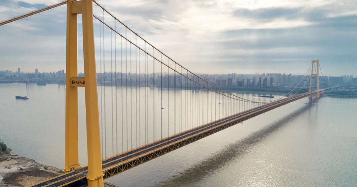 У Китаї відкрили найдовший двоповерховий міст у світі