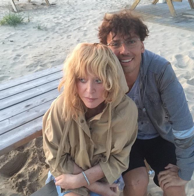 Әйелі күйеуінің шрамын жалауға мәжбүрлеген.