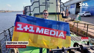 Історичний корабель повторив "нормандський" маршрут заради України!