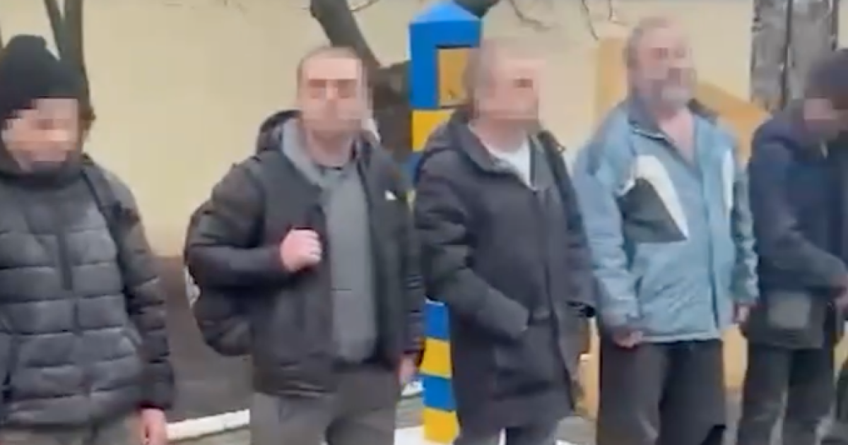 Уклоняющие, задержанные на украинско-молдавской границе/Фото: скриншот
