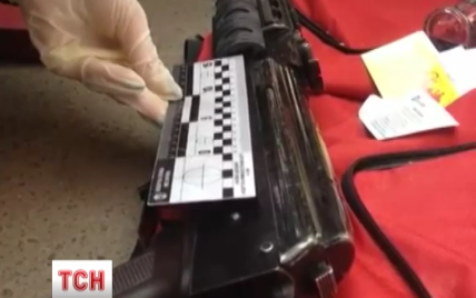 Житель Ялты пытался продать в Киеве автомат Калашникова и полторы тысячи патронов