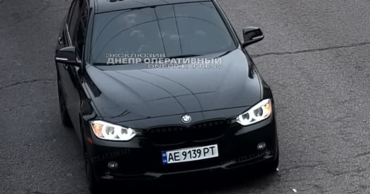 У Дніпрі водій на BMW двічі збив людину і втік: з'явилося відео гонитви за порушником