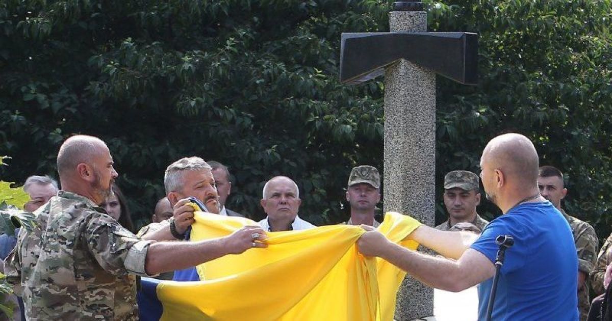 На церемонії відкриття були присутні українські бійці.