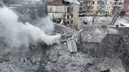 Наслідки російської ракетної атаки по центру Харкова: прокуратура показала страшне відео