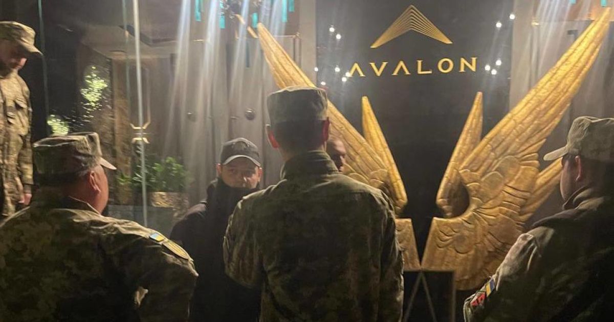Представители ТЦК устроили рейды по клубам и ресторанам Киева