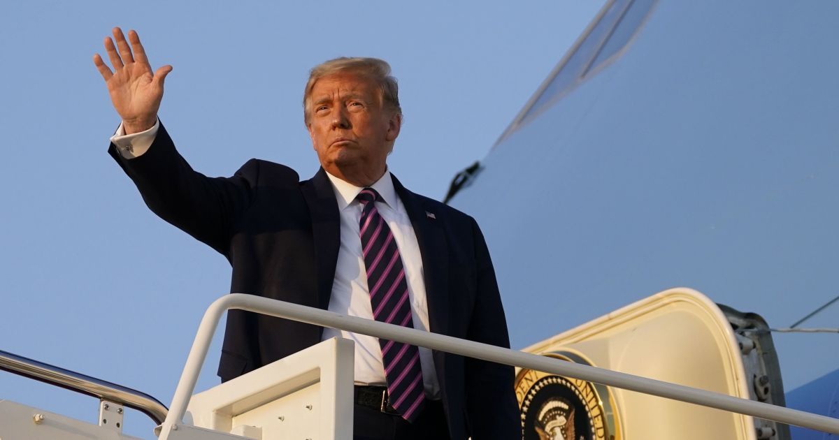 Трамп "снимет шляпу", если другие страны представят эффективную вакцину против коронавируса