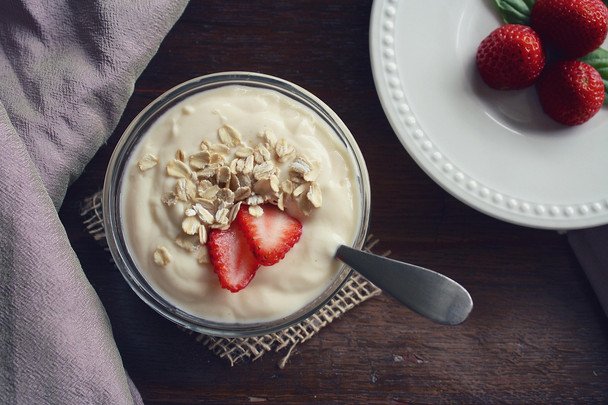 Кефир или йогурт: диетологи рассказали, какой кисломолочный продукт лучше выбирать для здоровья