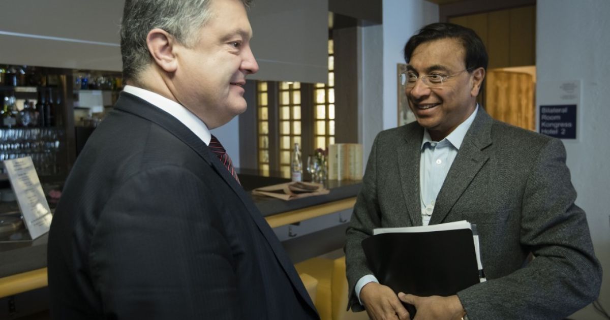 Порошенко, несмотря на провал приватизации, призвал покупать украинские активы