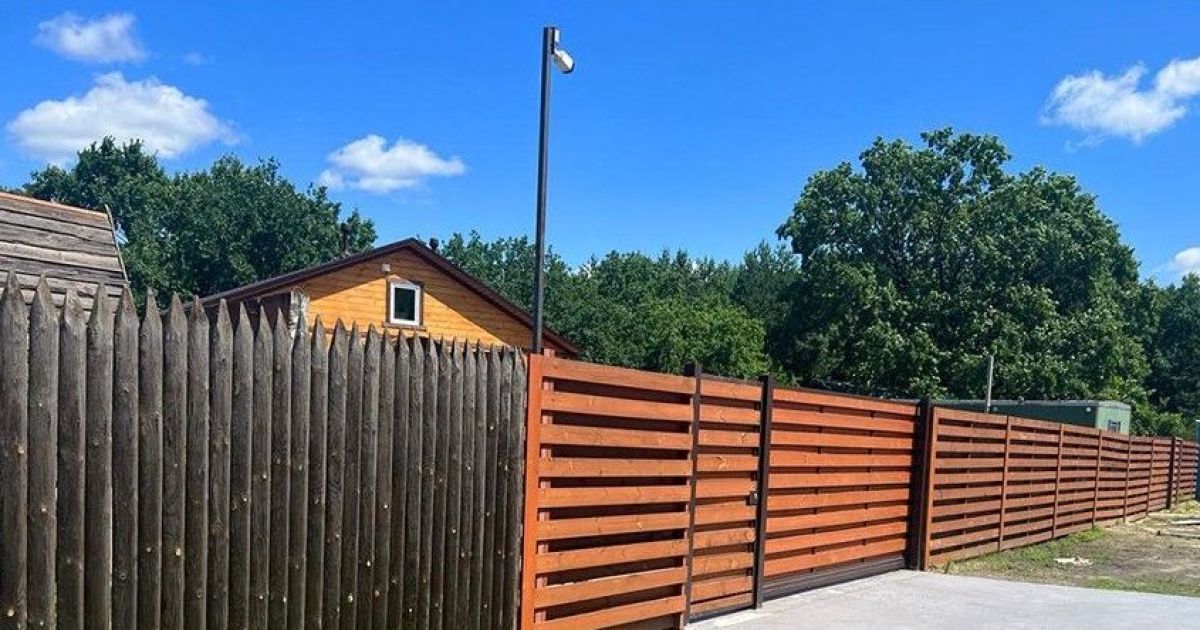 Дом на захваченном земельном участке на Жуковом острове в Киеве