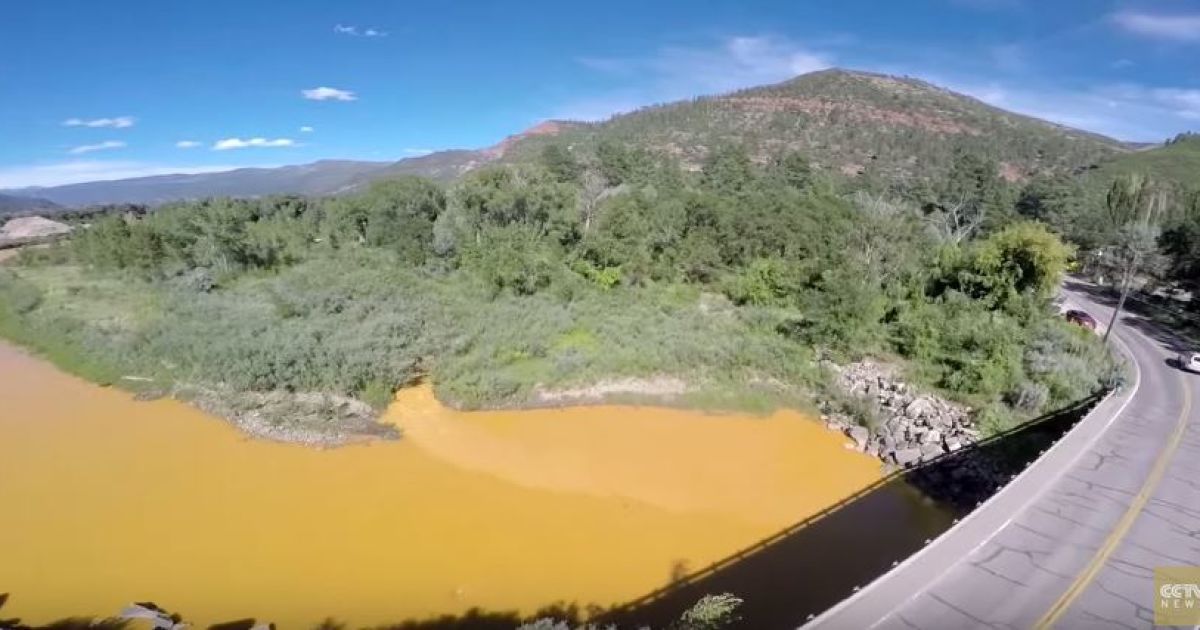 Сейчас пить речную воду очень опасно