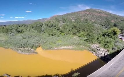 В Колорадо ядовитые отходы перекрасили реку в желтый цвет