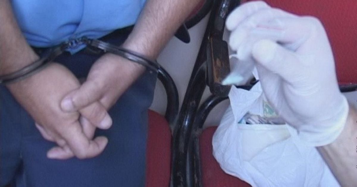 На Дніпропетровщині затримали поліцейського-наркодилера