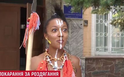 Колоритная "дикарка" из Femen получила второе подозрение за обнаженный перфоманс перед Порошенко и Лукашенко