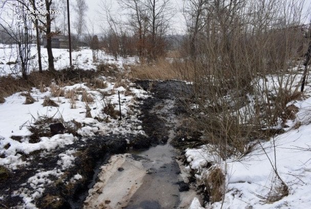 Масштабний витік нафти забруднив землю / © Львівська обласна прокуратура
