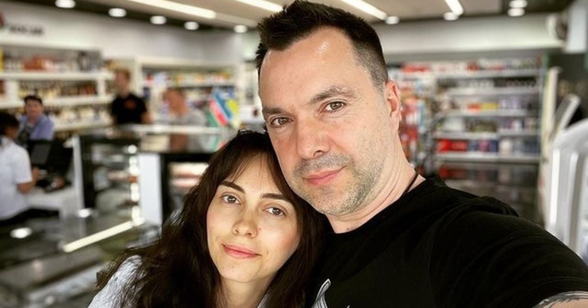 "Может лежать на диване в разгар рабочего дня": жена Арестовича – о том, что ее раздражает в муже