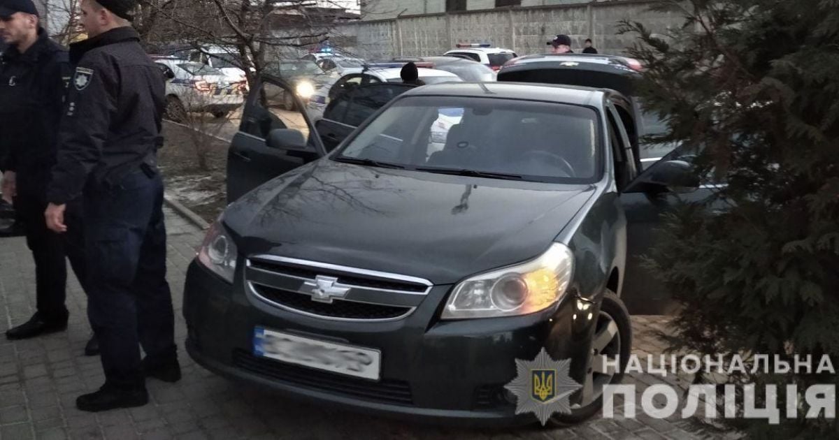 Відкрили вогонь та заштовхали до багажника: у Львові затримали злочинців, які викрали людину