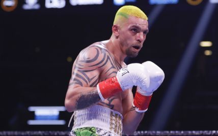 Зірка українського боксу показав "своє" нове татуювання із зображенням Зеленського: спортсмена спіймали на брехні