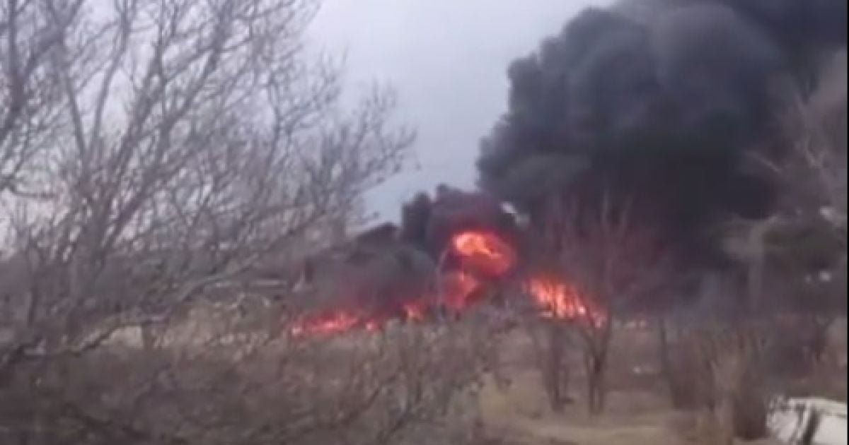 В Сети появилось видео с места крушения Су-25 в России