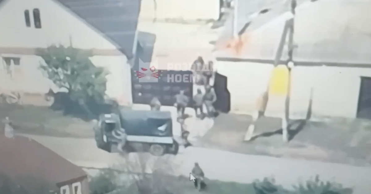 Окупанти мародерять у Вовчанську / Фото: скриншот