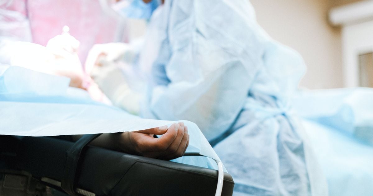 Вкрай важкий: лікарі розповіли про стан курсантів, які вижили в катастрофі під Чугуєвом