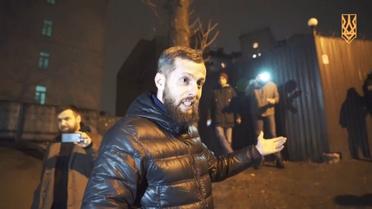 Фаєри під судом над Насіровим_1 / © twitter/полк "Азов"