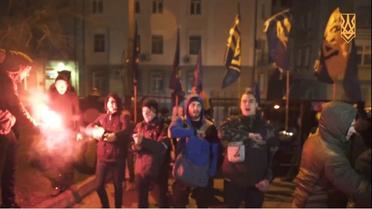 Фаєри під судом над Насіровим_2 / © twitter/полк "Азов"