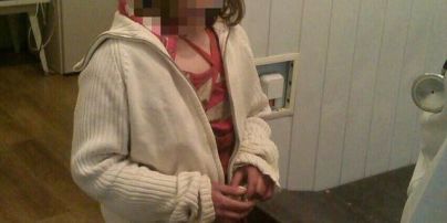 В Краматорске из окна выпала 8-летняя девочка, которую мать на сутки оставила саму