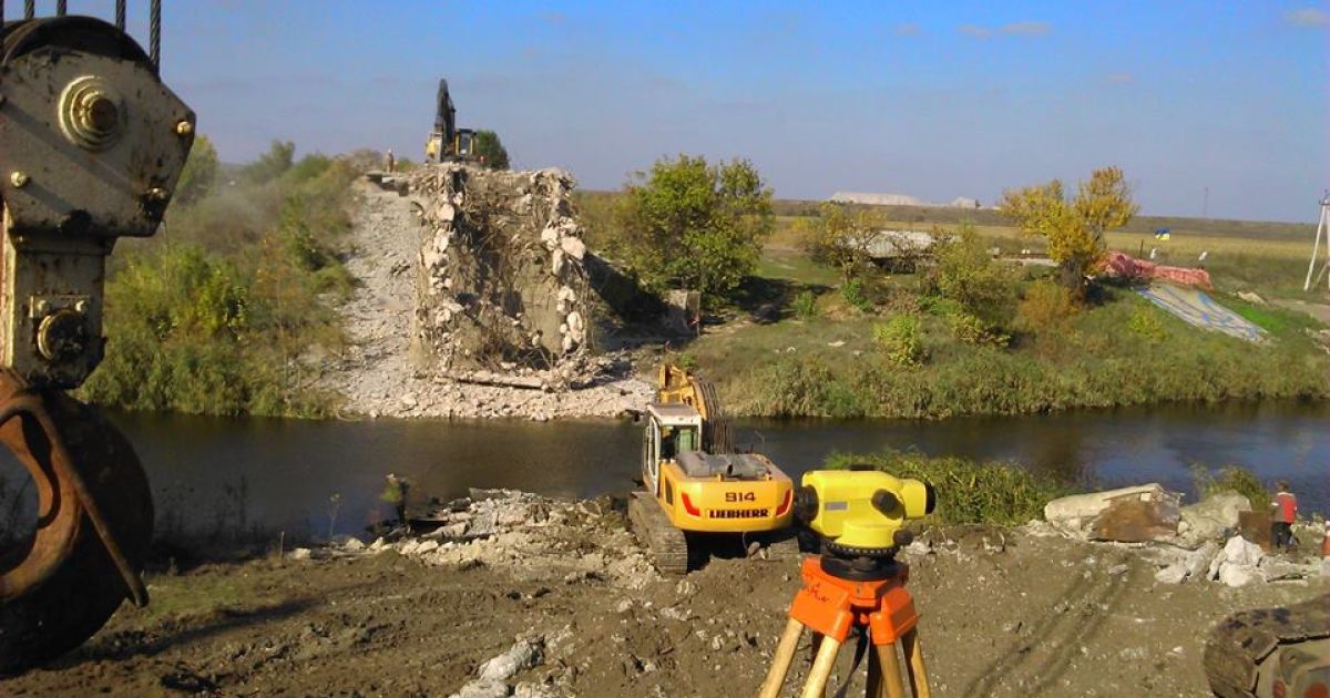 На Донбассе восстановят три мосты, разрушенные боевиками - Жебривский