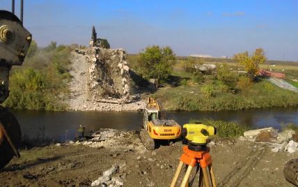 На Донбасі відновлять три мости, зруйновані бойовиками - Жебрівський