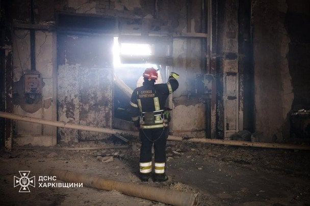 Россия ударила по гражданскому объекту на Харьковщине / © ГСЧС Украины